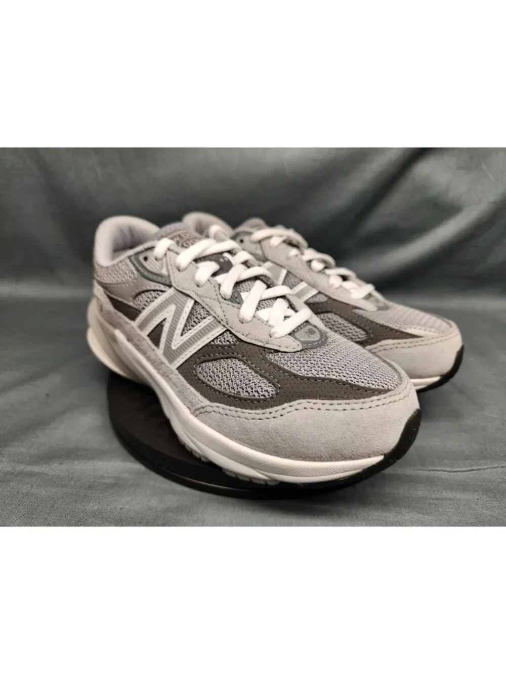 New Balance FuelCell 990v6 Sneakers PC990GL6 Grey White Kids Size 11 NEW NO BOX!